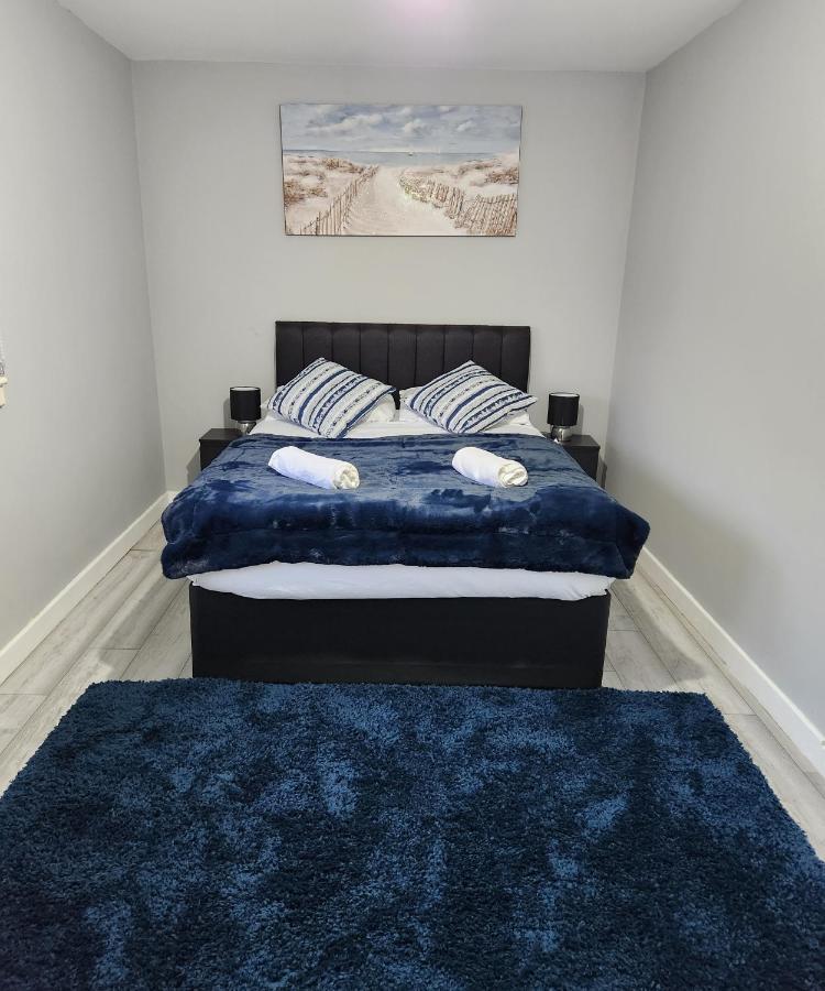 Stunning 3 Bedroom Fmhomes & Apartments Uddingston Kültér fotó